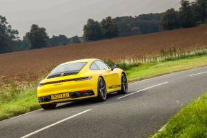 Ulasan Porsche 911 Carrera T: Satu Pilihan Dari Kesempurnaan 992 