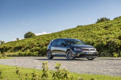 Hooning A VW Golf GTI Clubsport S On A Mountain Road Was My Idea Of Hot Hatch Perfection