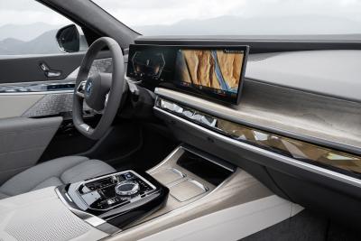 The 7 Best Features Of The New BMW 7 Series
