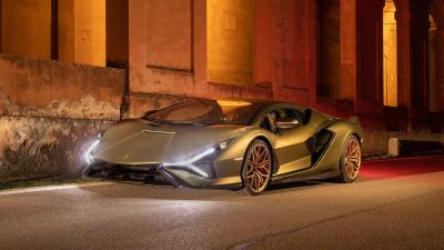 Lamborghini Won’t Give Up On Petrol Engines Without A Fight Despite Inbound EV