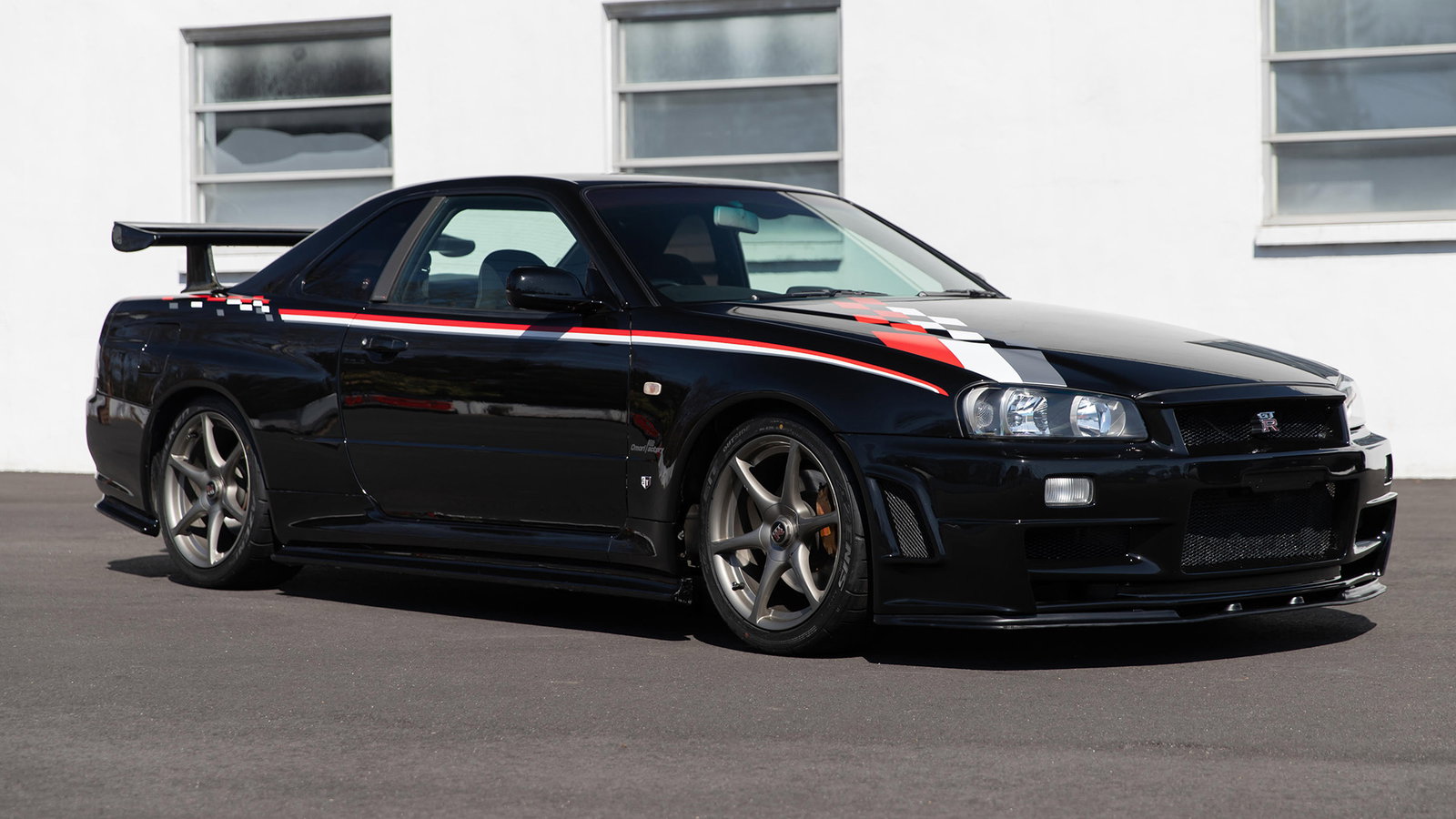 R34 Nissan Skyline GT-R R1, front