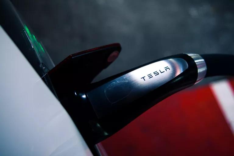 9 Cars That Look Weirdly Awesome With Six Wheels