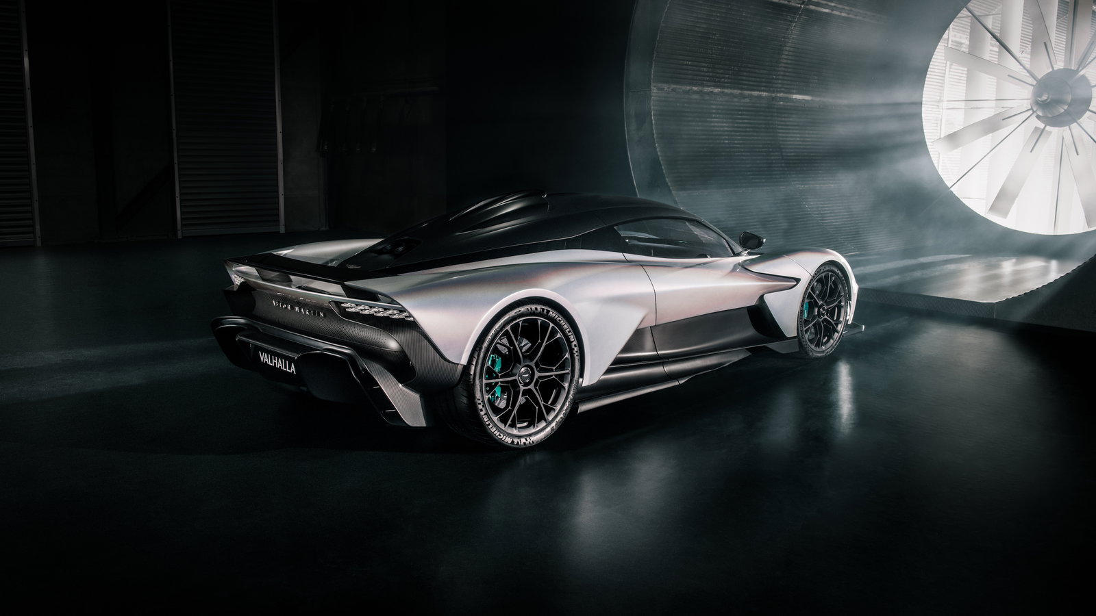 Aston Martin Valhalla - rear