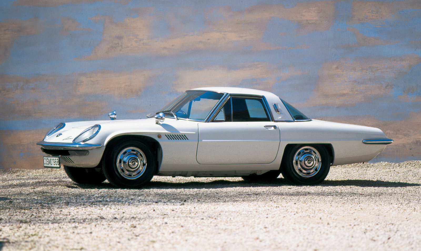 The Cosmo played host to Mazda's first rotary