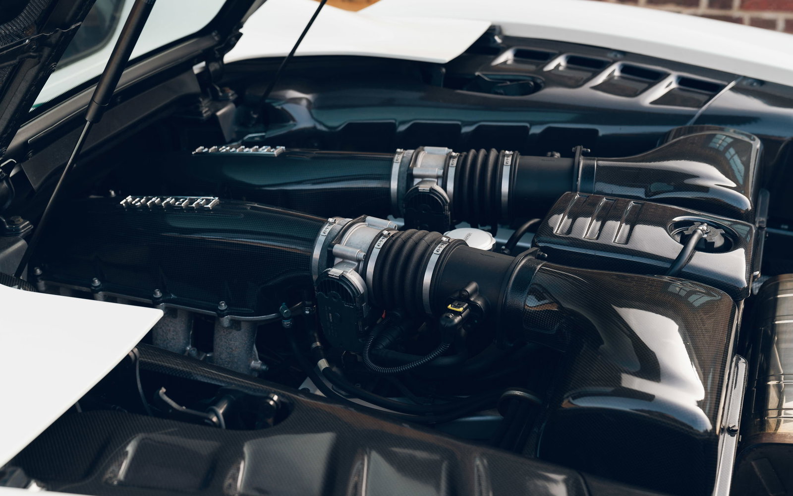 Jay Kay's Ferrari Scuderia Spider 16M - engine