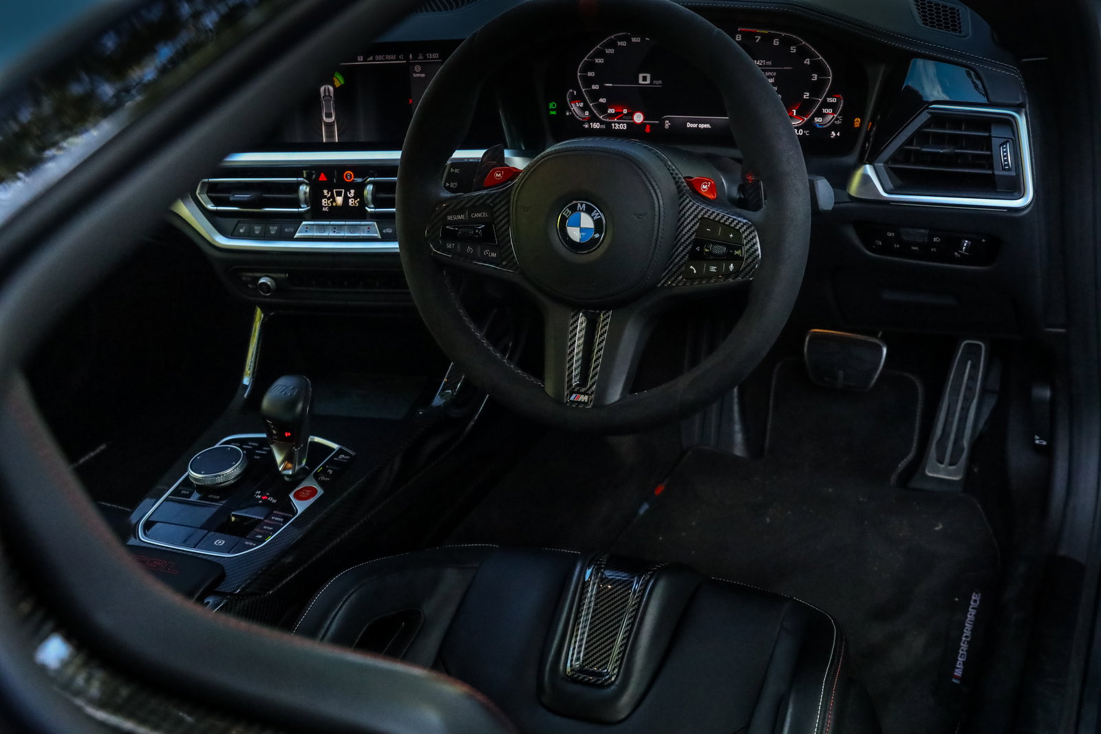 BMW M4 CSL - interior