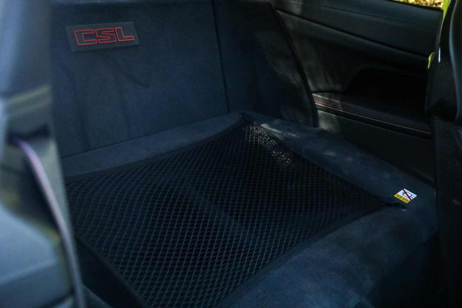 BMW M4 CSL - rear interior