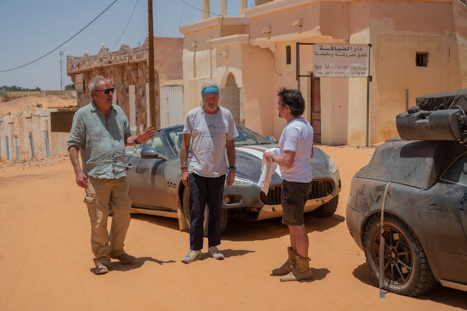 Jeremy Clarkson, Richard Hammond and James May in The Grand Tour: Sand Job