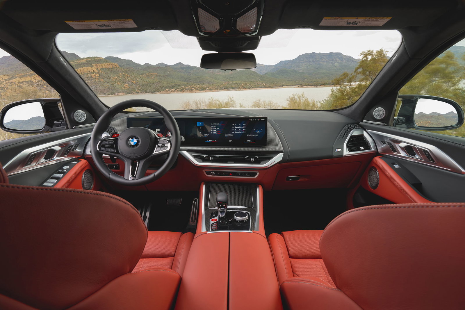 BMW XM 50e - interior