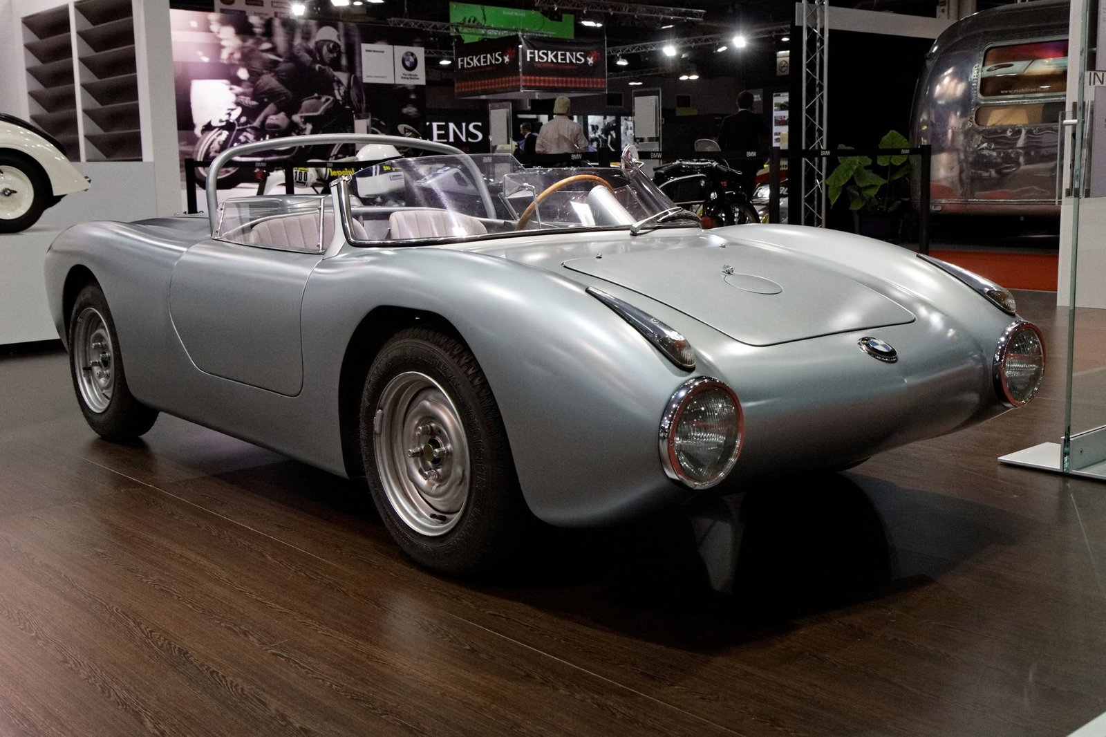 BMW 700RS