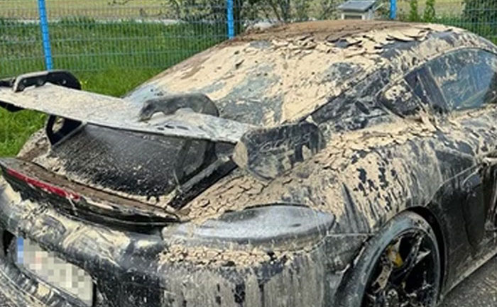 Flood-damaged Porsche 718 GT4 RS - rear