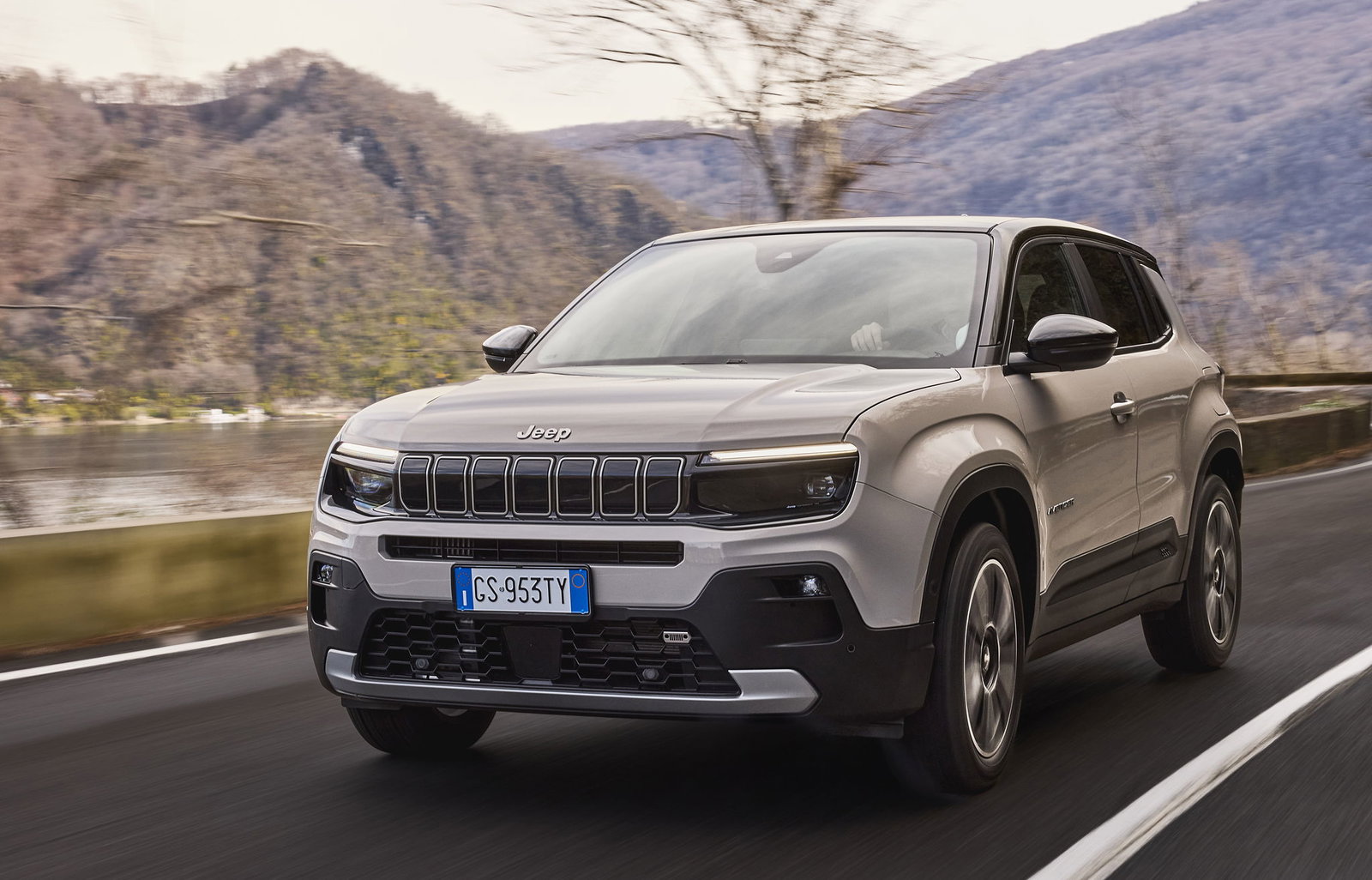 Jeep Avenger e-Hybrid - front