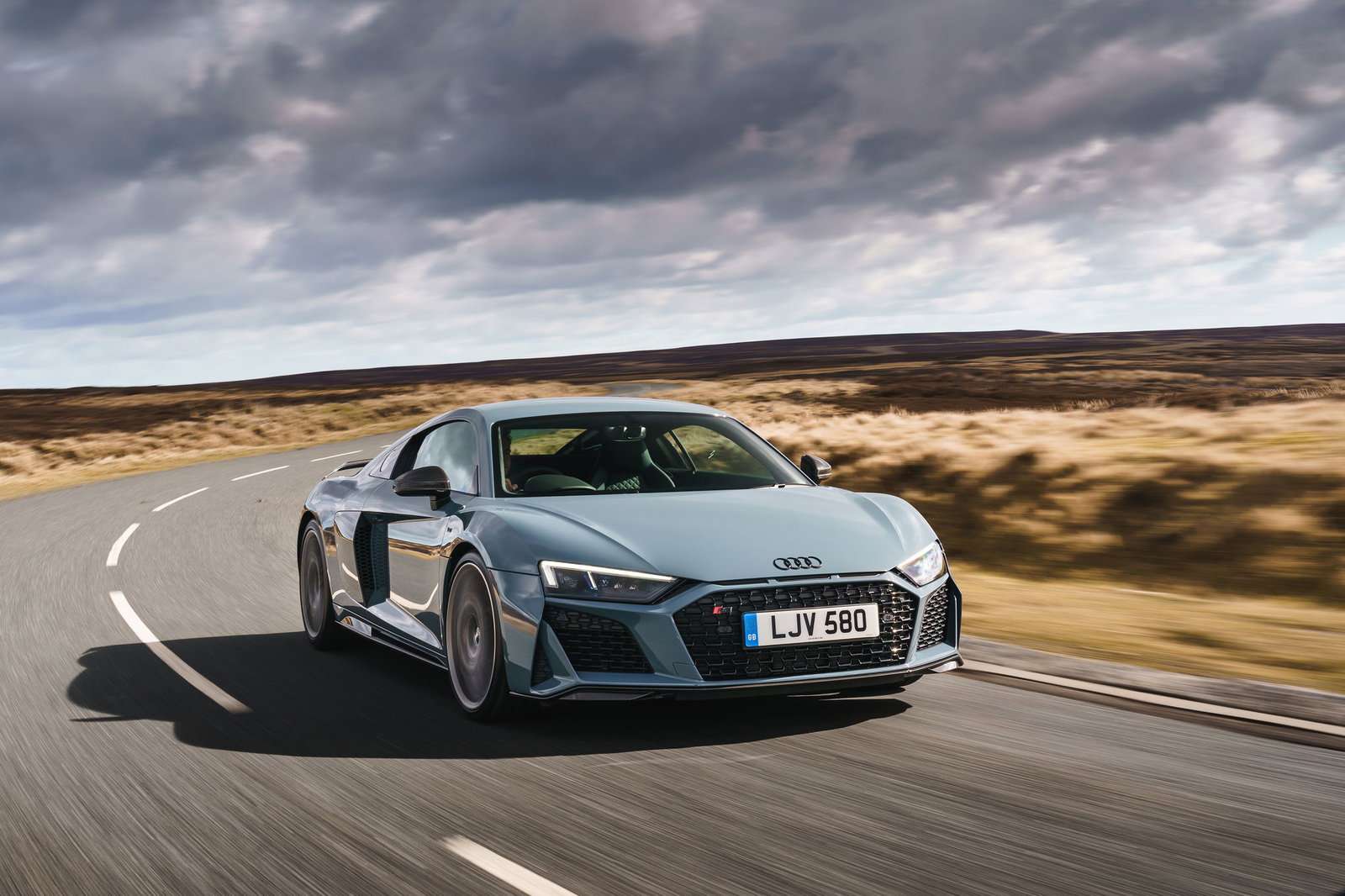 Audi R8 - front, dynamic