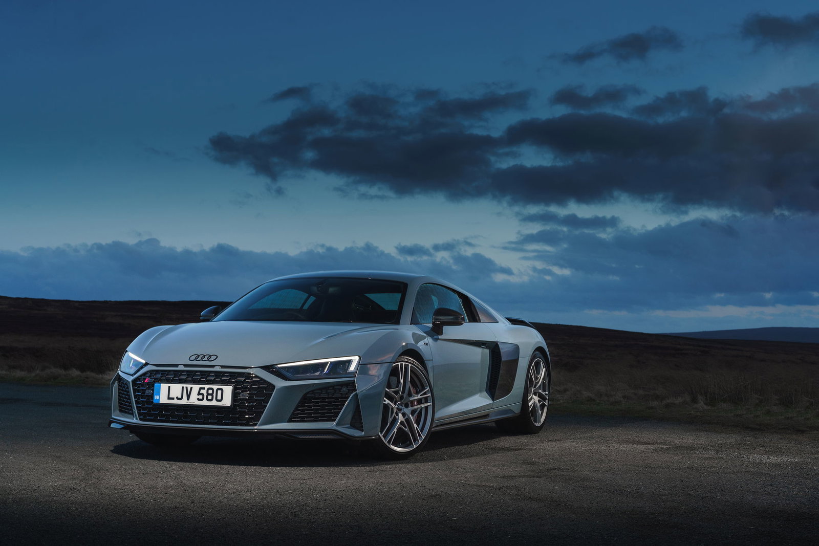 Audi R8 - front, static