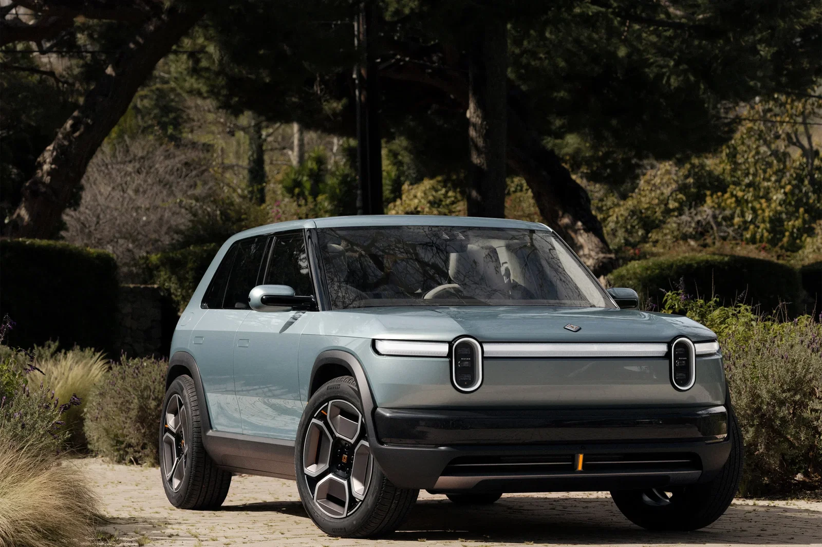 Rivian R3 - front