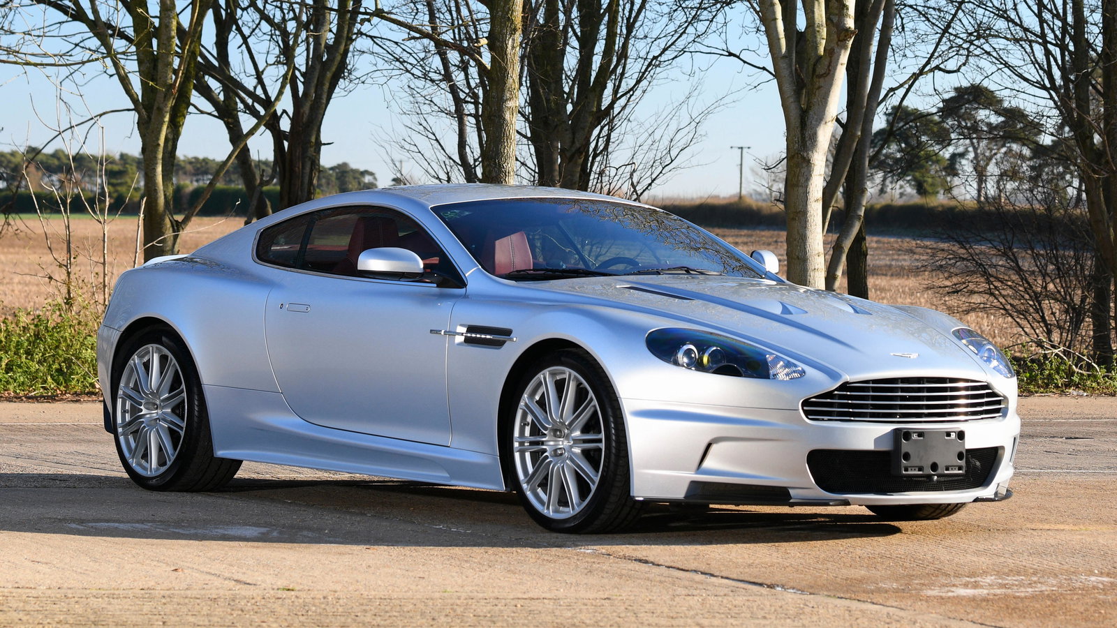 Aston Martin DBS - front