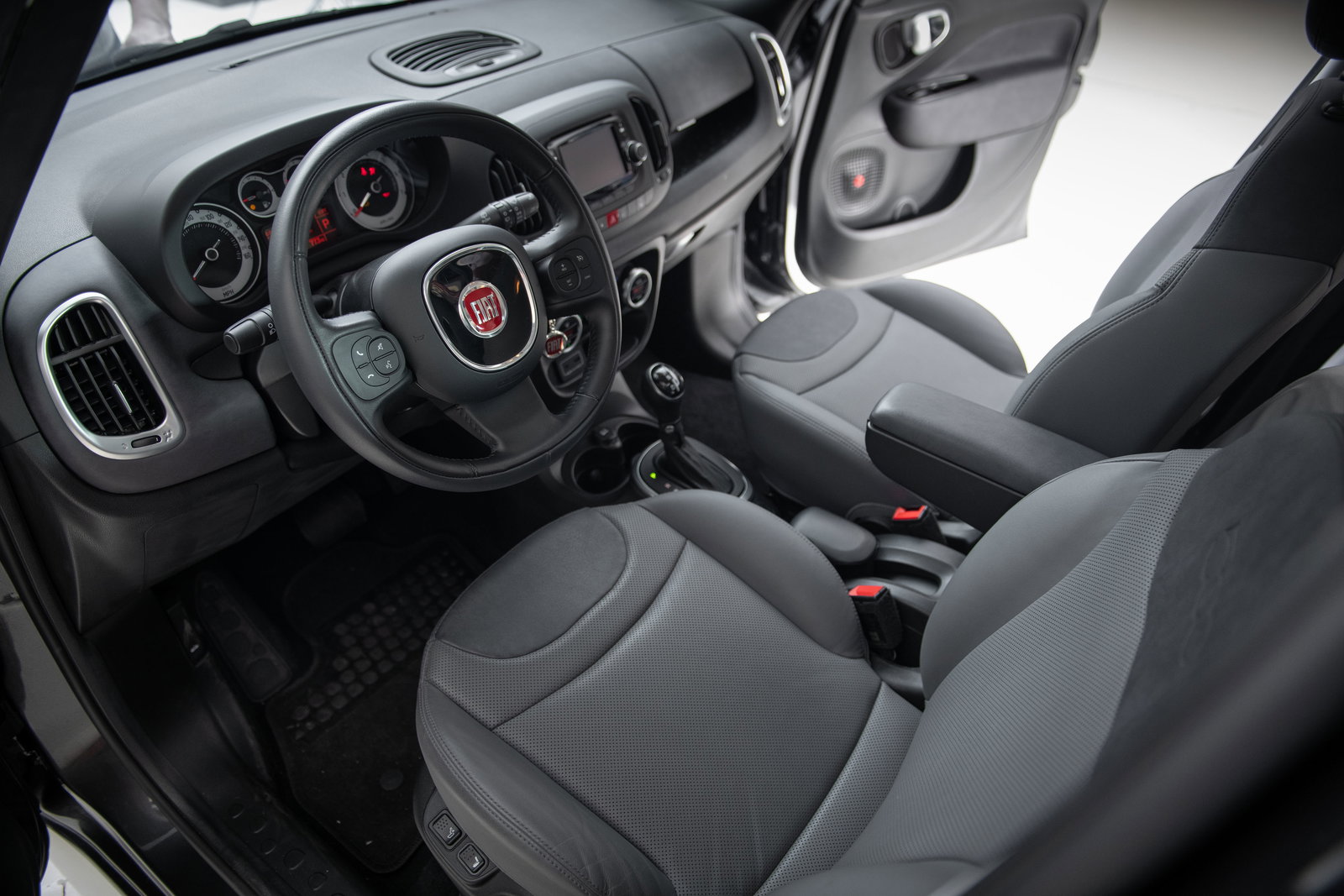 Fiat 500L - interior