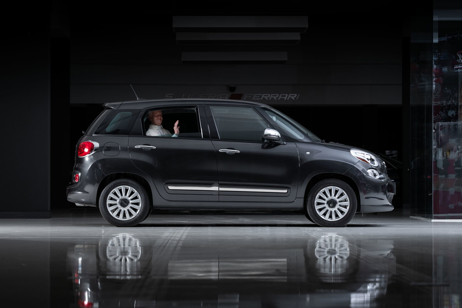 Fiat 500L - side