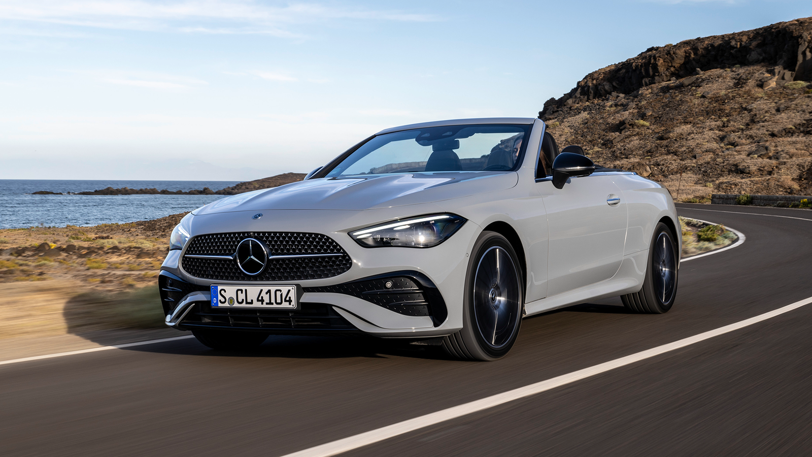 Mercedes CLE Cabriolet, front 3/4, driving