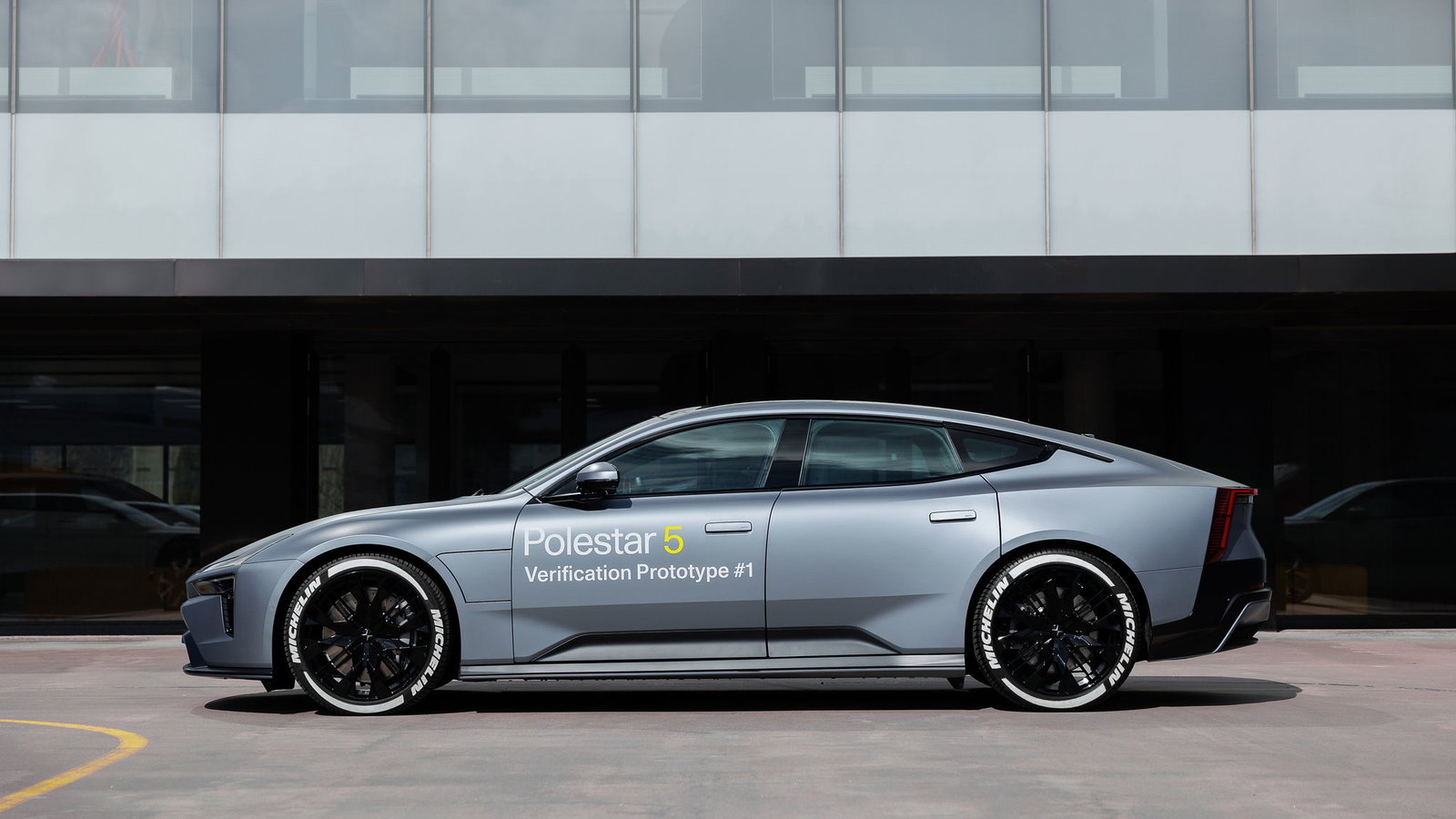 Polestar 5 - side