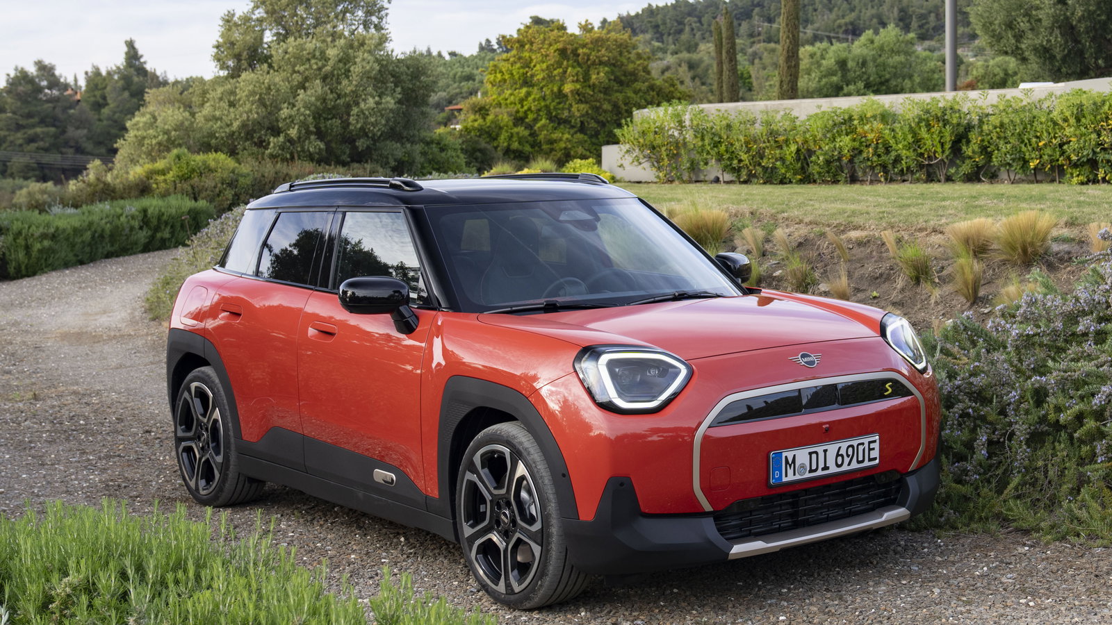 Mini Aceman - front
