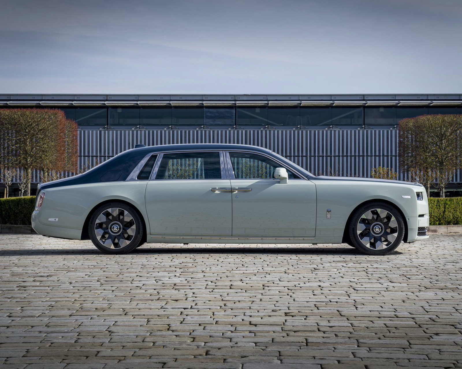 Rolls-Royce Phantom Extended 'Magnetism' - exterior