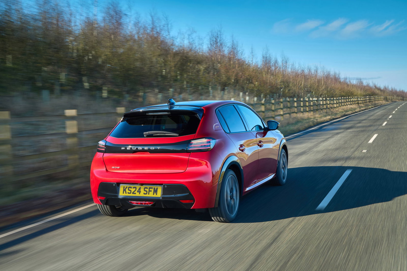 Peugeot 208 - rear, static