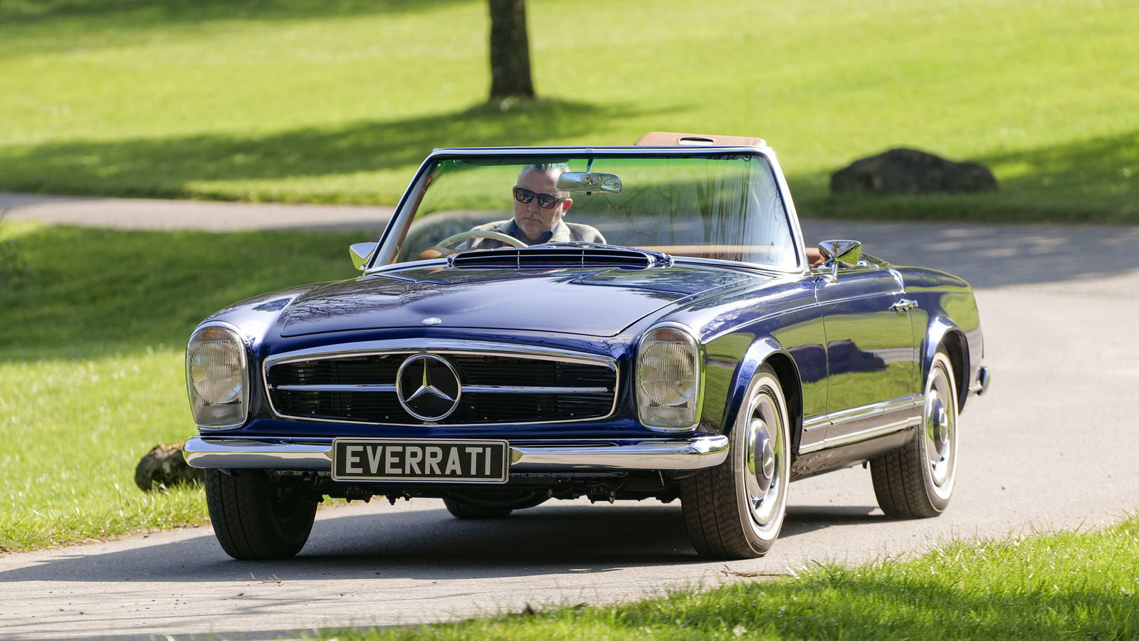 Everrati Mercedes W113 - front