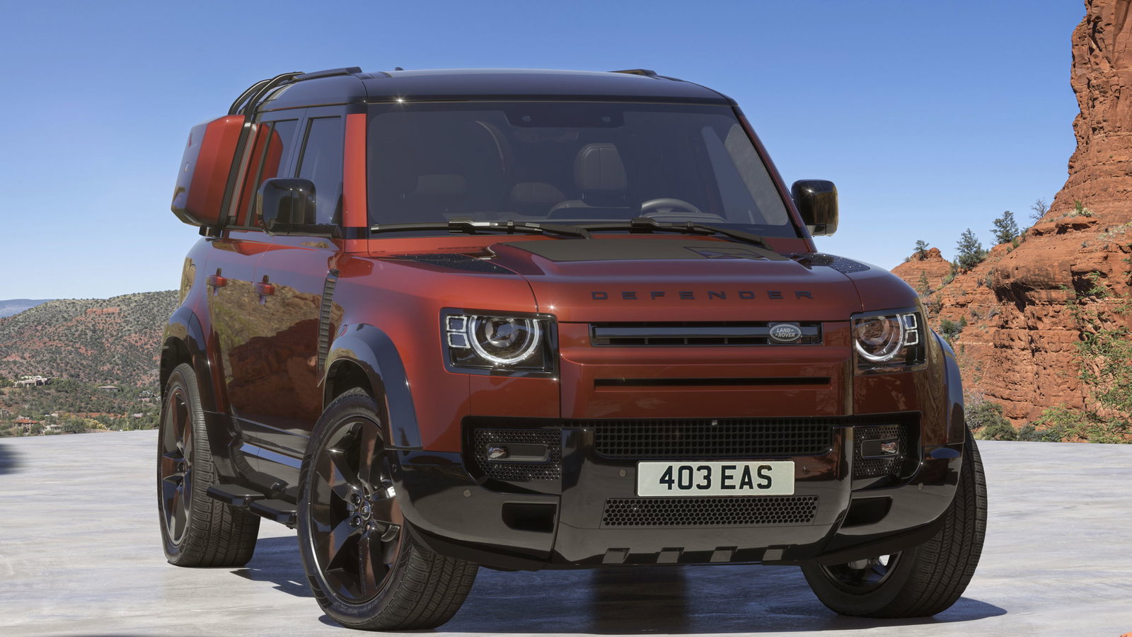 Land Rover Defender 110 Sedona Edition - front