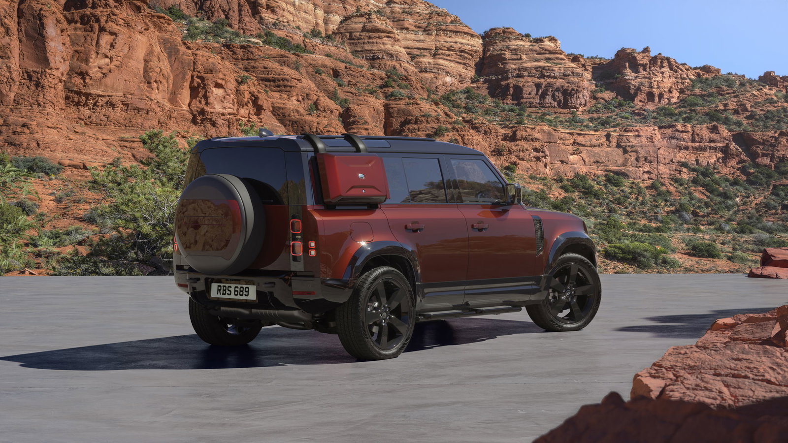 Land Rover Defender 110 Sedona Edition - rear
