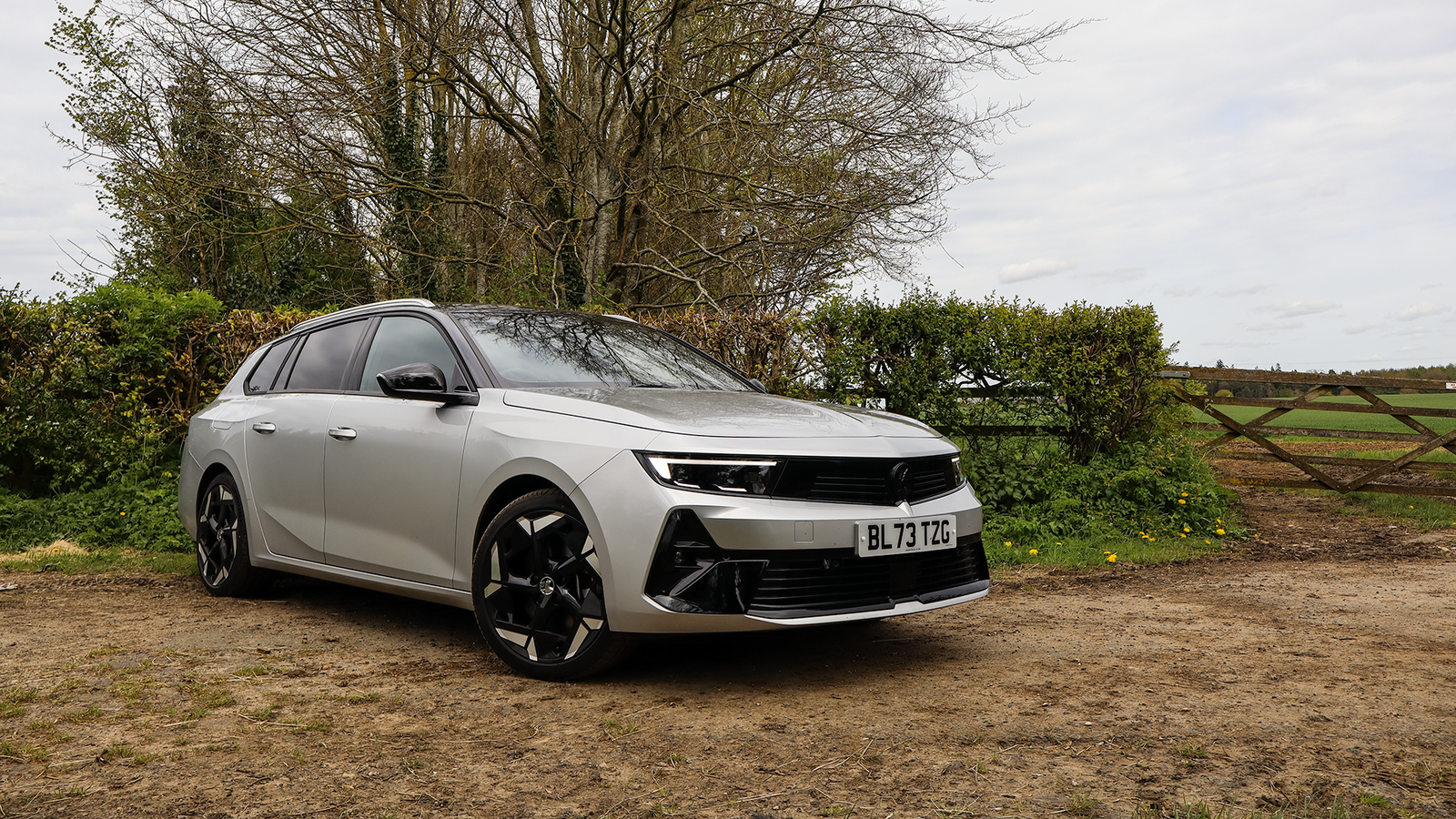 Vauxhall Astra GSe Sports Tourer - front
