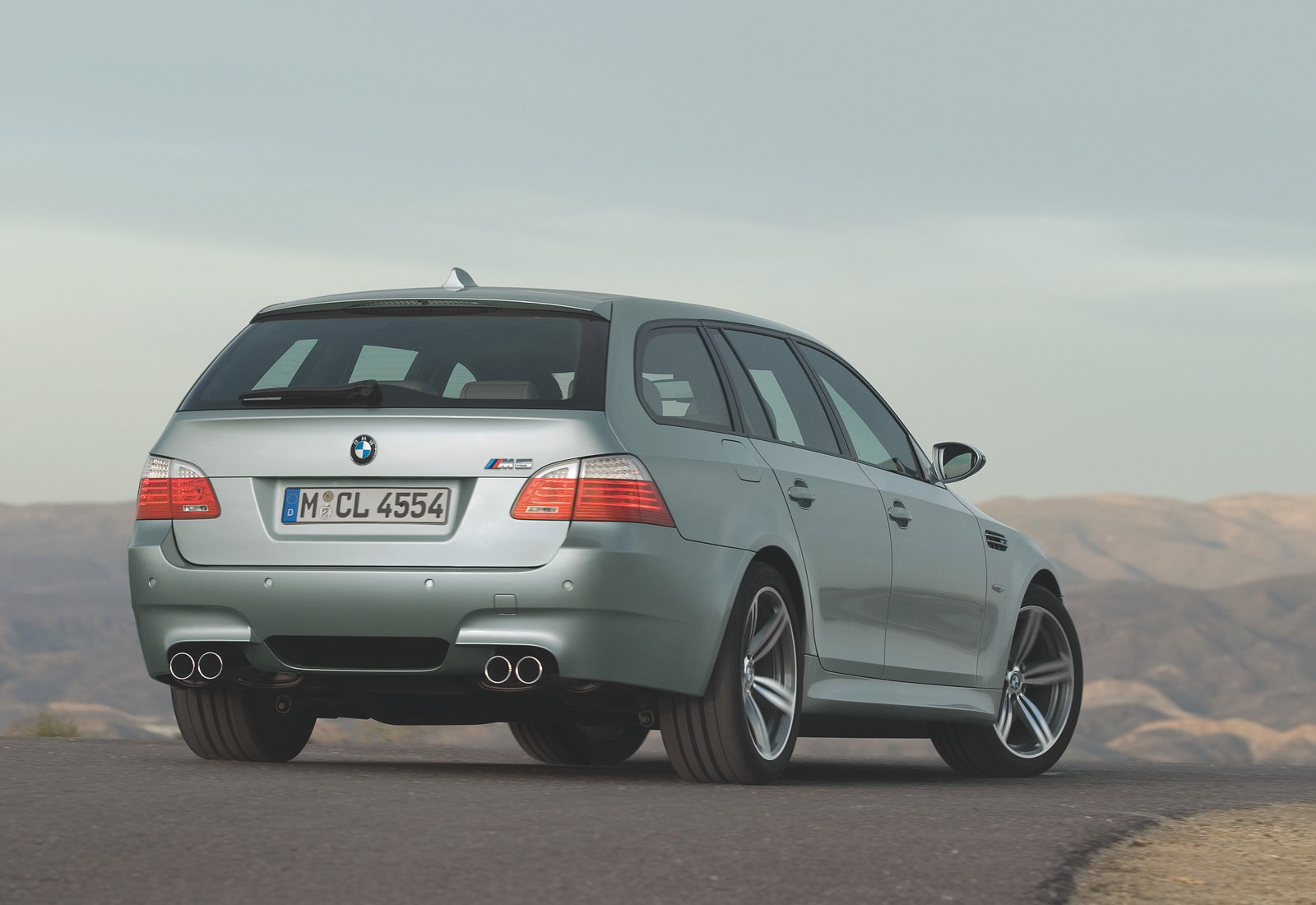 BMW M5 E61 - rear