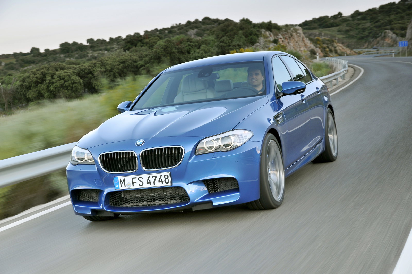 BMW M5 F10 - front