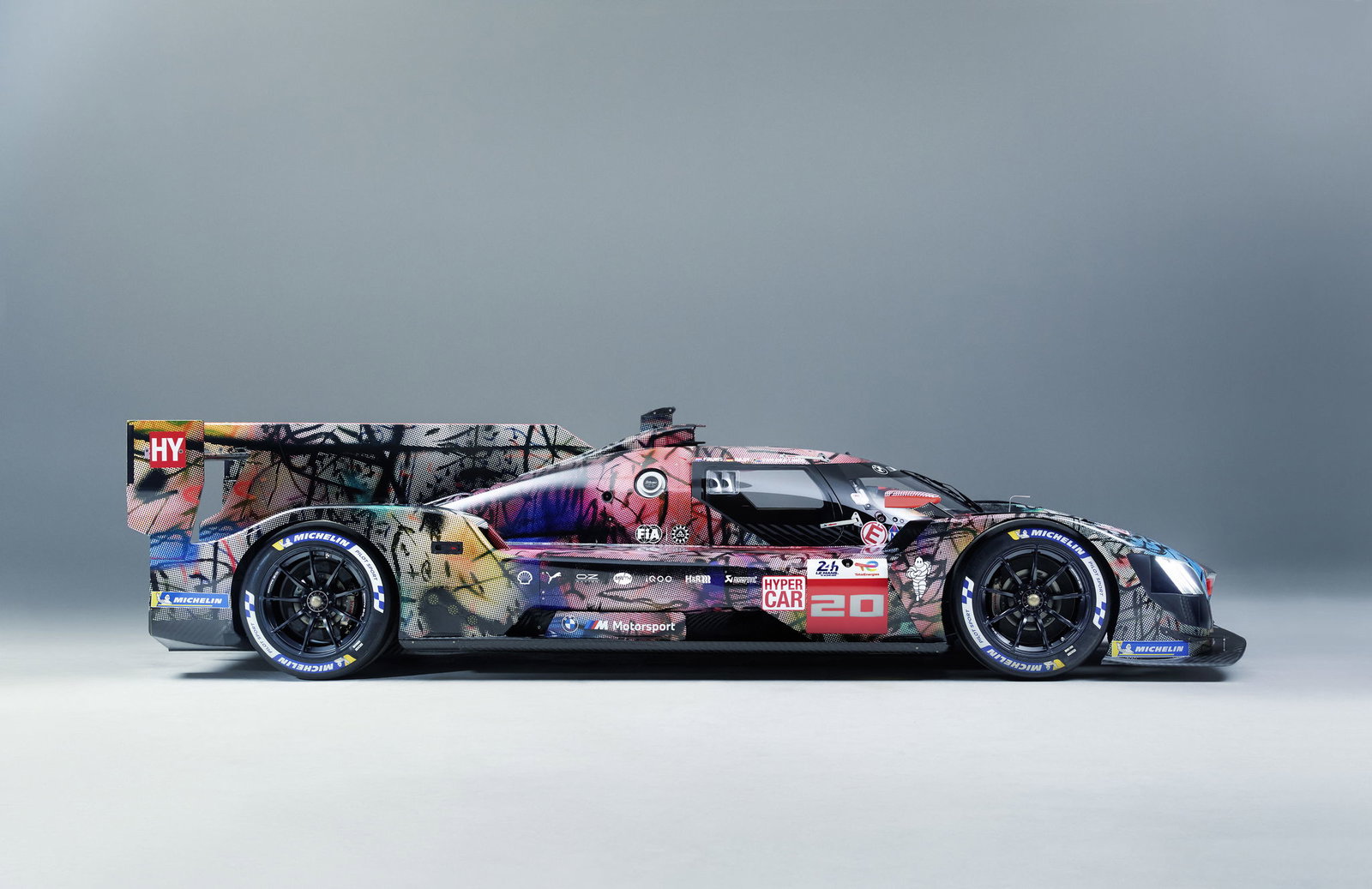 BMW M Hybrid V8 Art Car - side