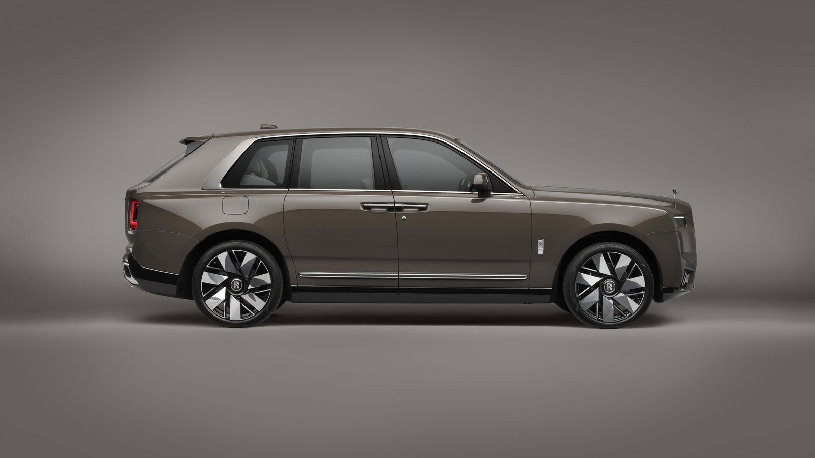 Rolls-Royce Cullinan Series II - side