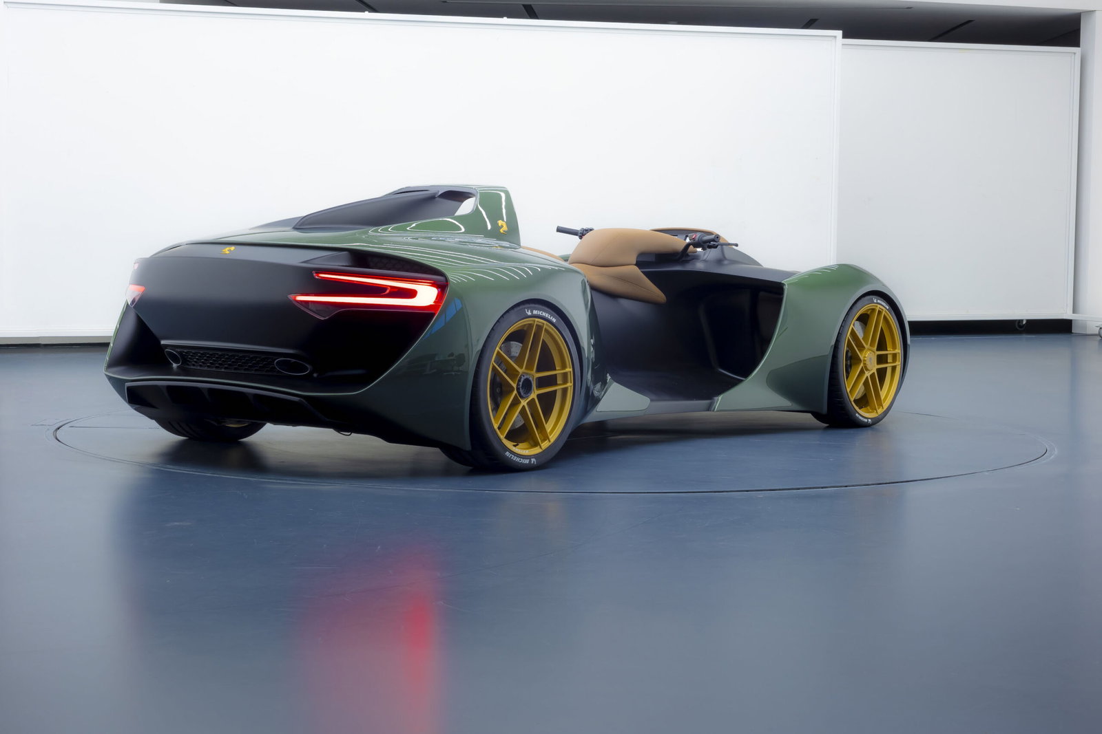 Engler V12 - rear