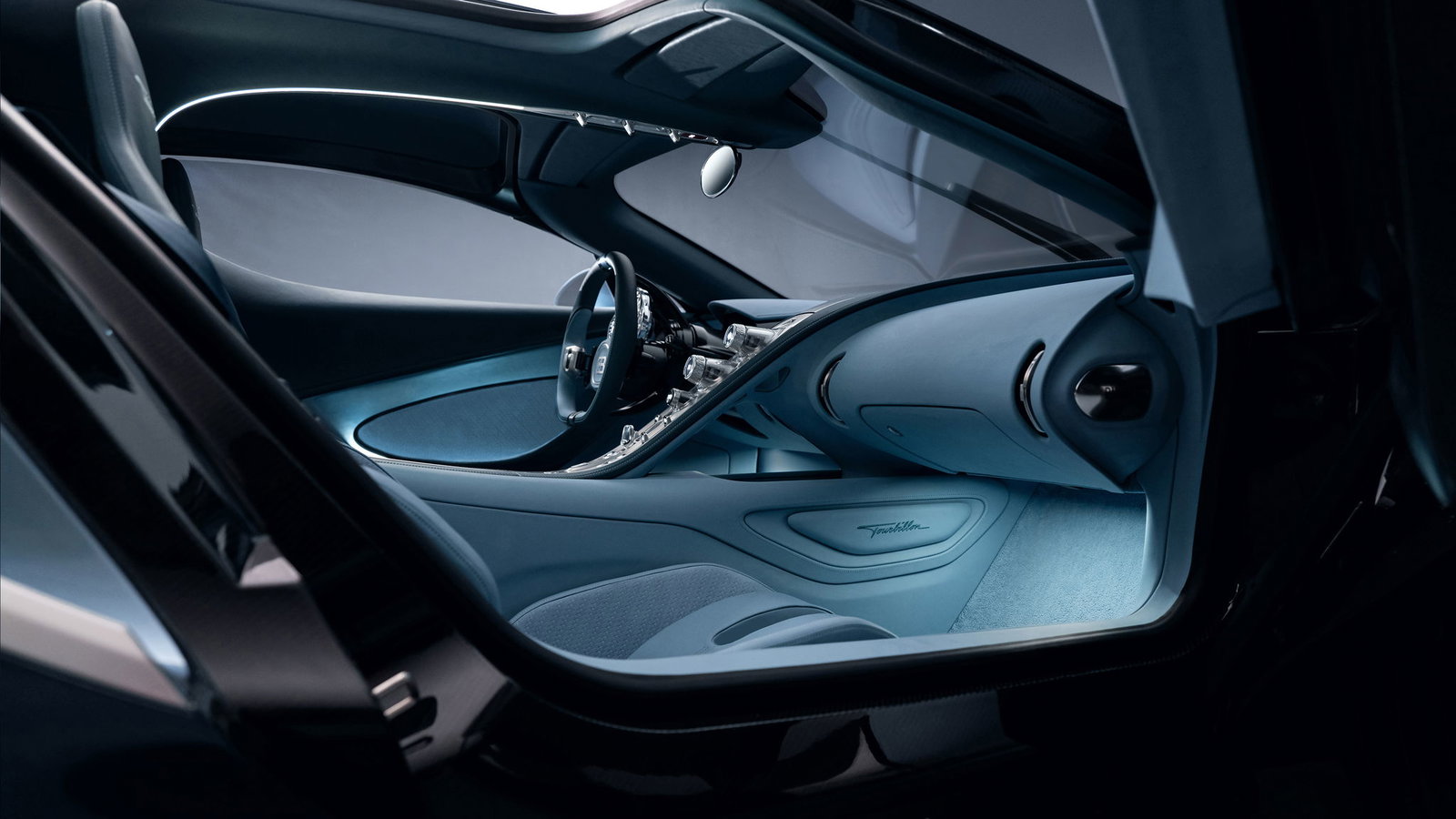 Bugatti Tourbillon - interior