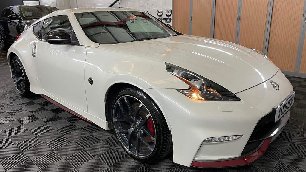 Nissan 370Z Nismo - front