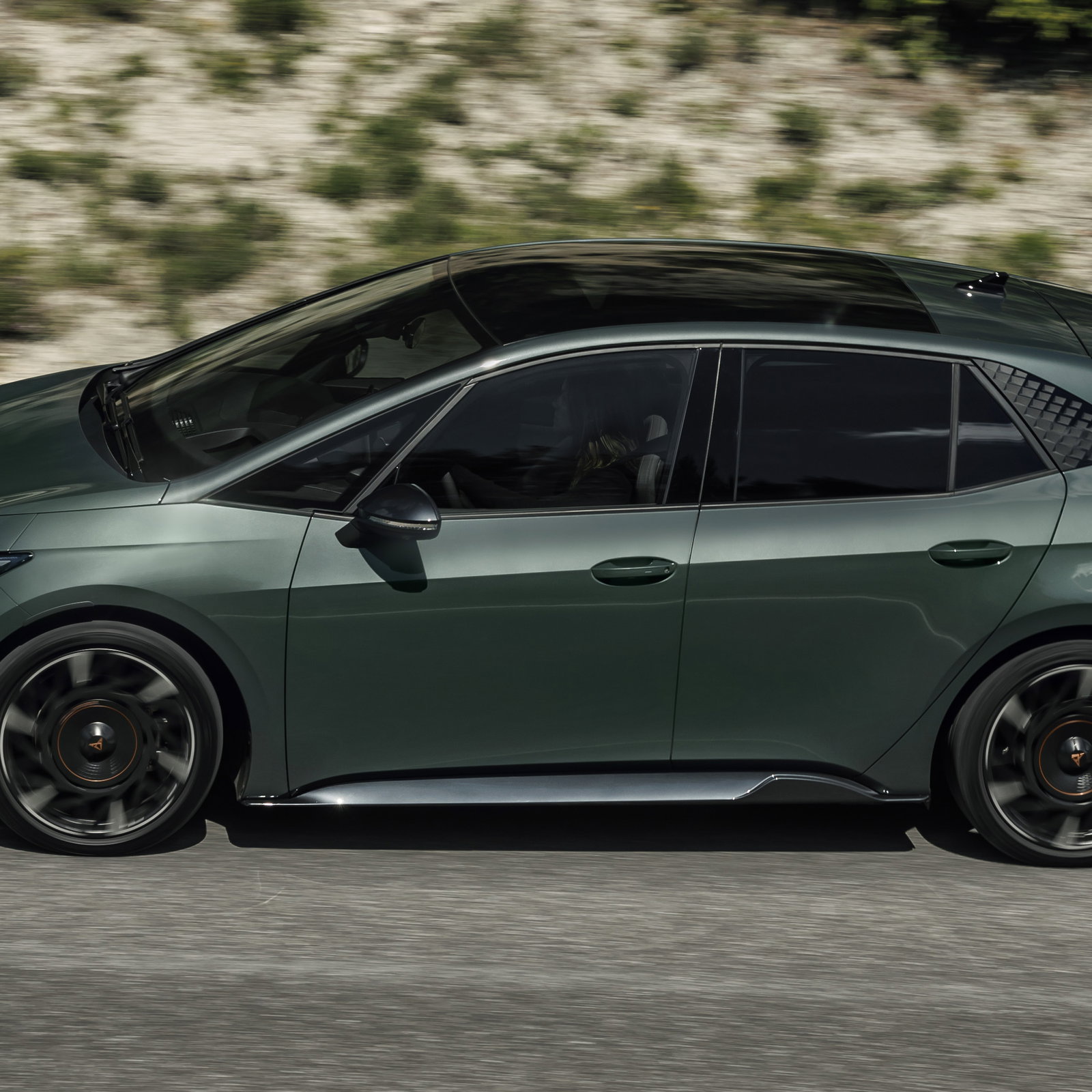 Cupra Born VZ - side