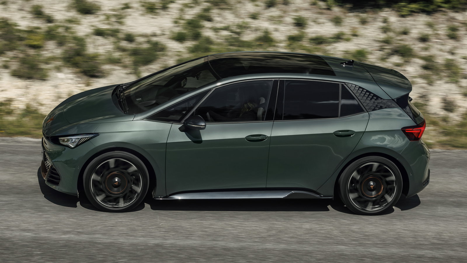 Cupra Born VZ - side