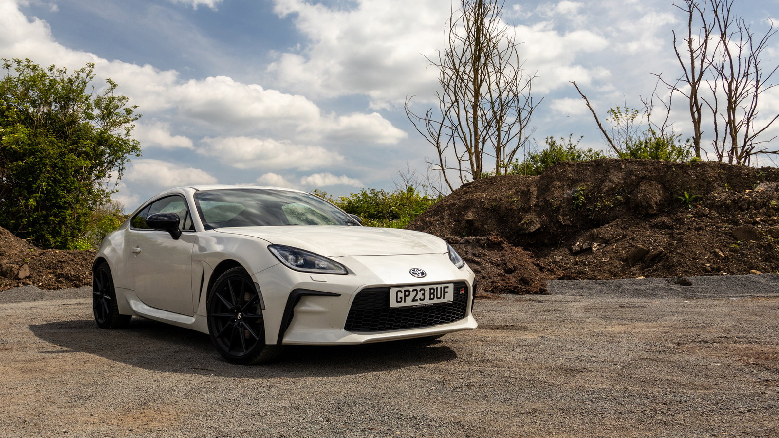 Toyota GR86, Pearl white, front 3/4