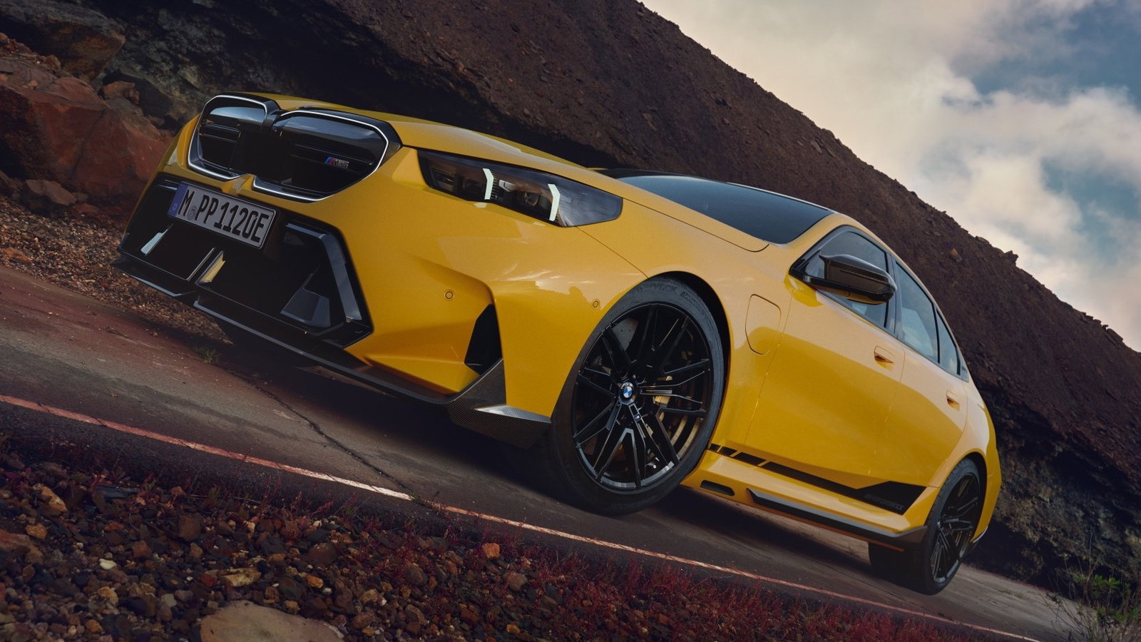 BMW M5 with M Performance parts - front