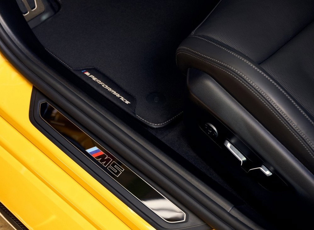 BMW M5 with M Performance parts - interior detail