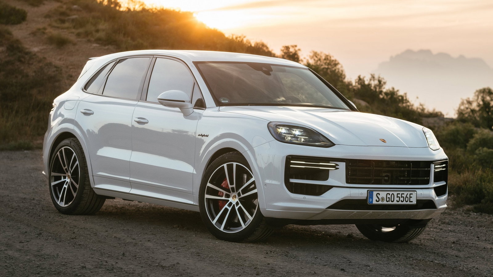 Porsche Cayenne - front
