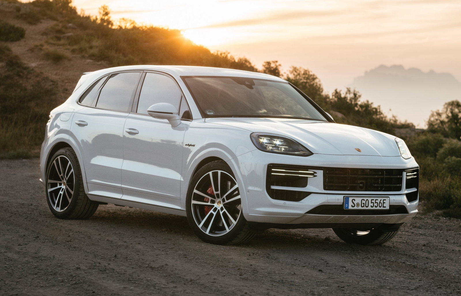 Porsche Cayenne - front