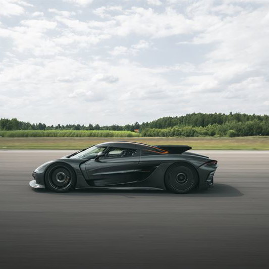 Koenigsegg Jesko Absolut - side