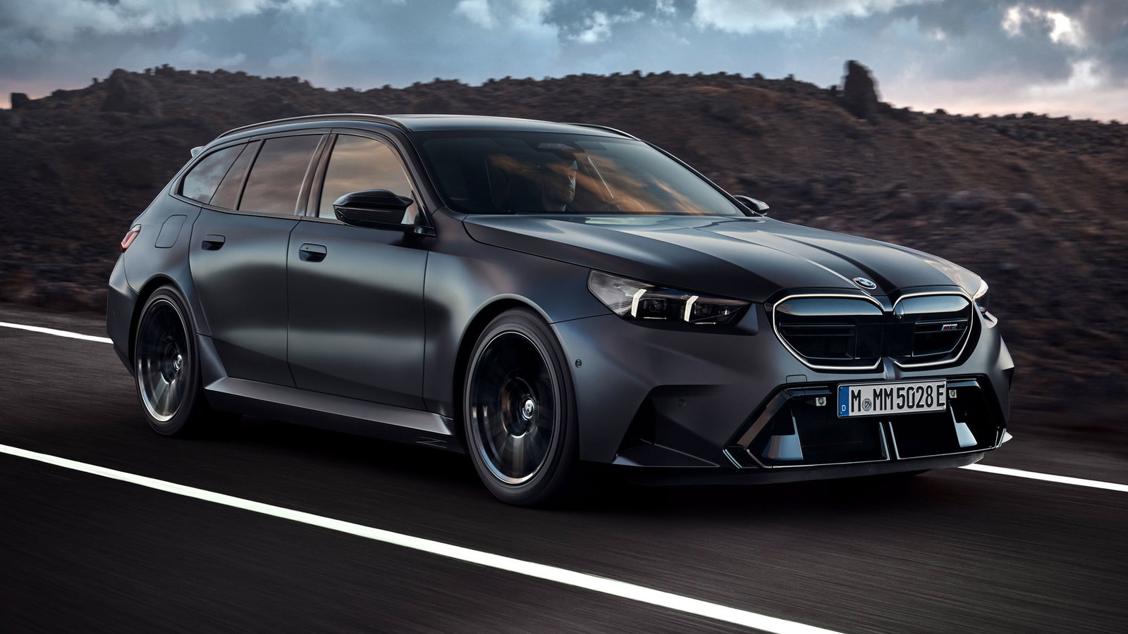 BMW M5 Touring - front