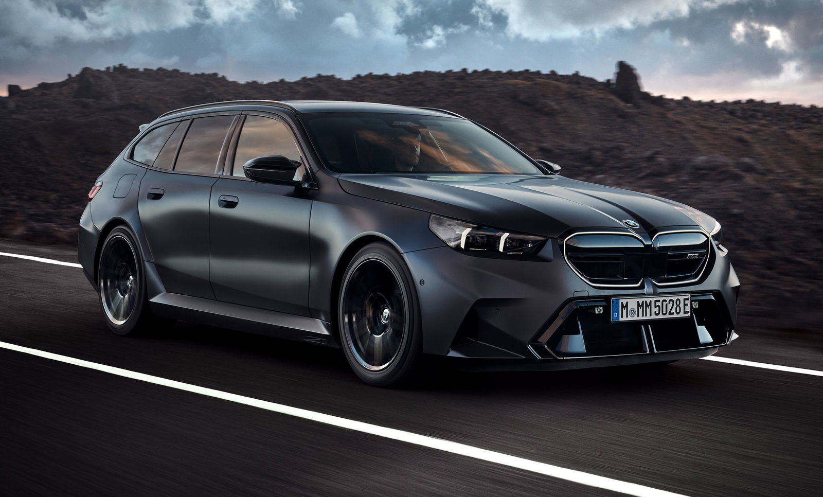 BMW M5 Touring - front