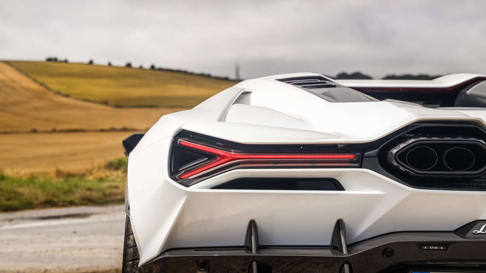Lamborghini Revuelto - rear