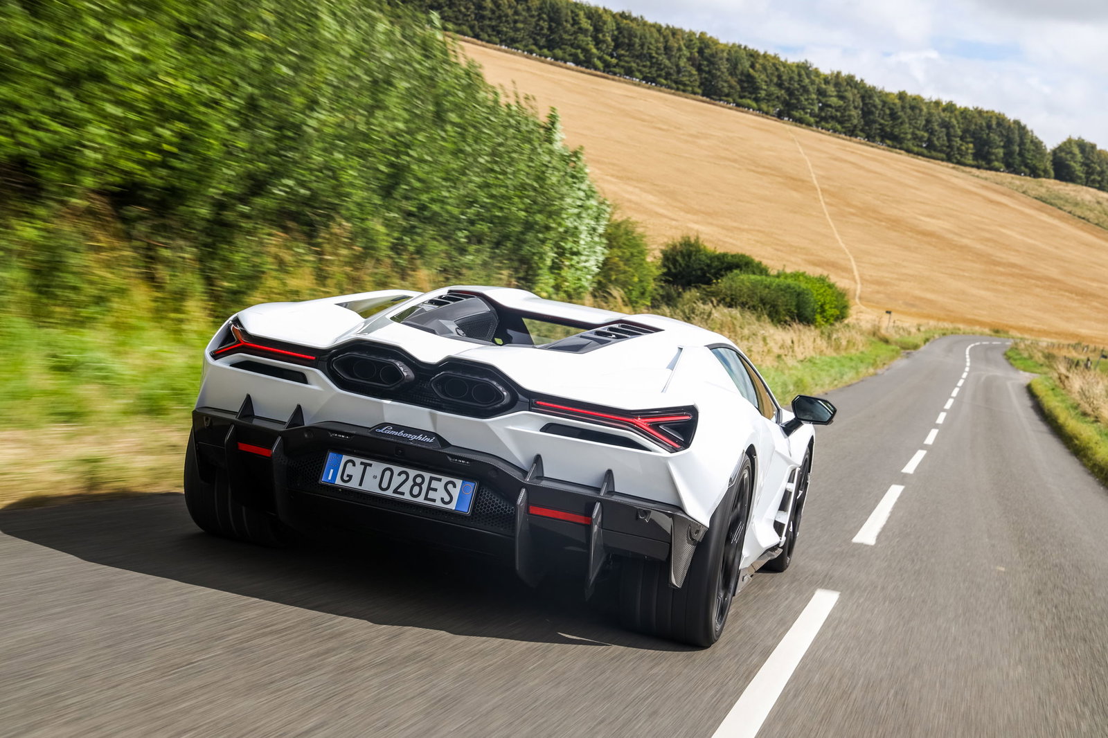 Lamborghini Revuelto - driving